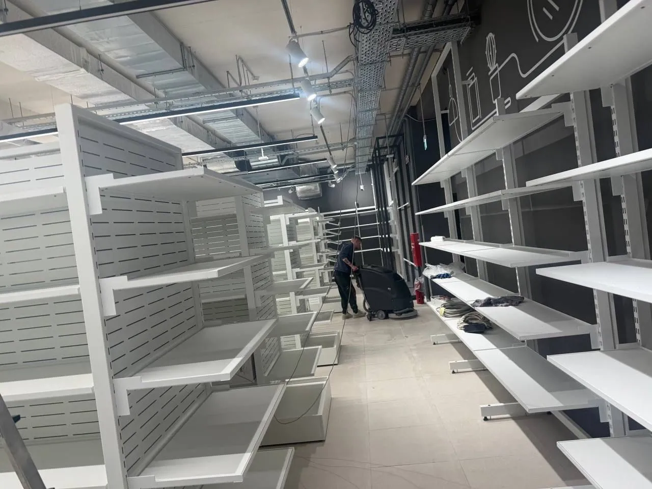 Sinsay clothing stores in Ukraine, Moldova, built by KBS, photo 10 of 15