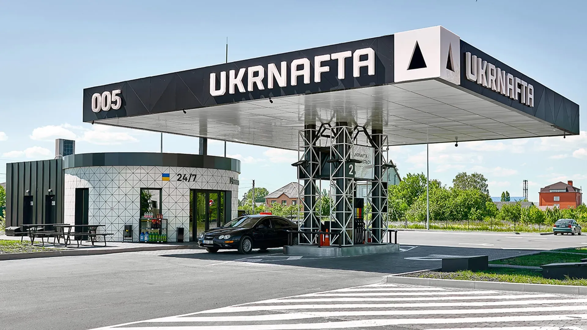 Ukrnafta fuel station network in Ukraine, built by KBS, photo 2 of 6