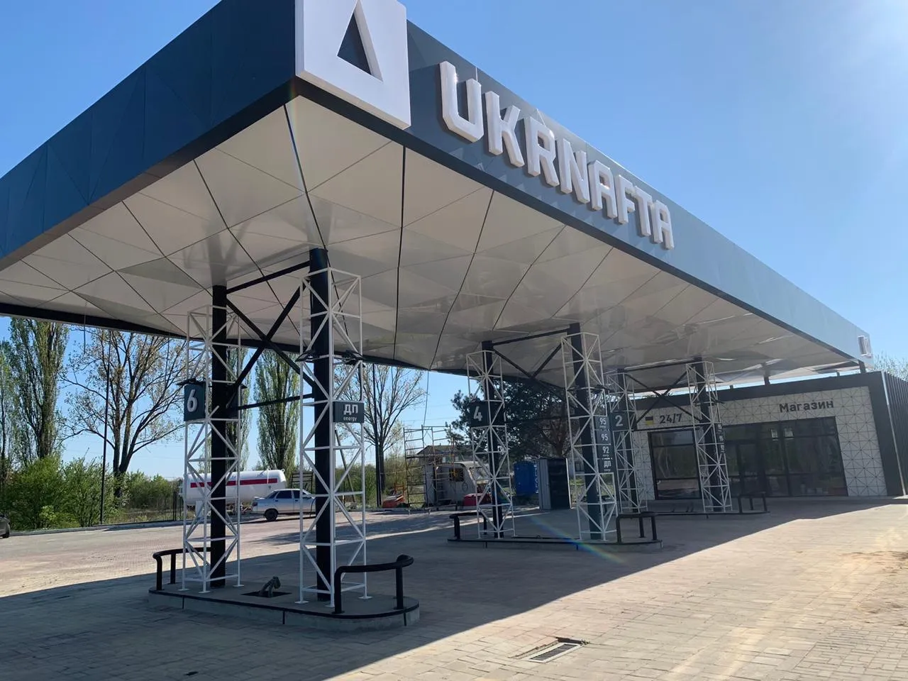 Ukrnafta fuel station network in Ukraine, built by KBS, photo 3 of 6